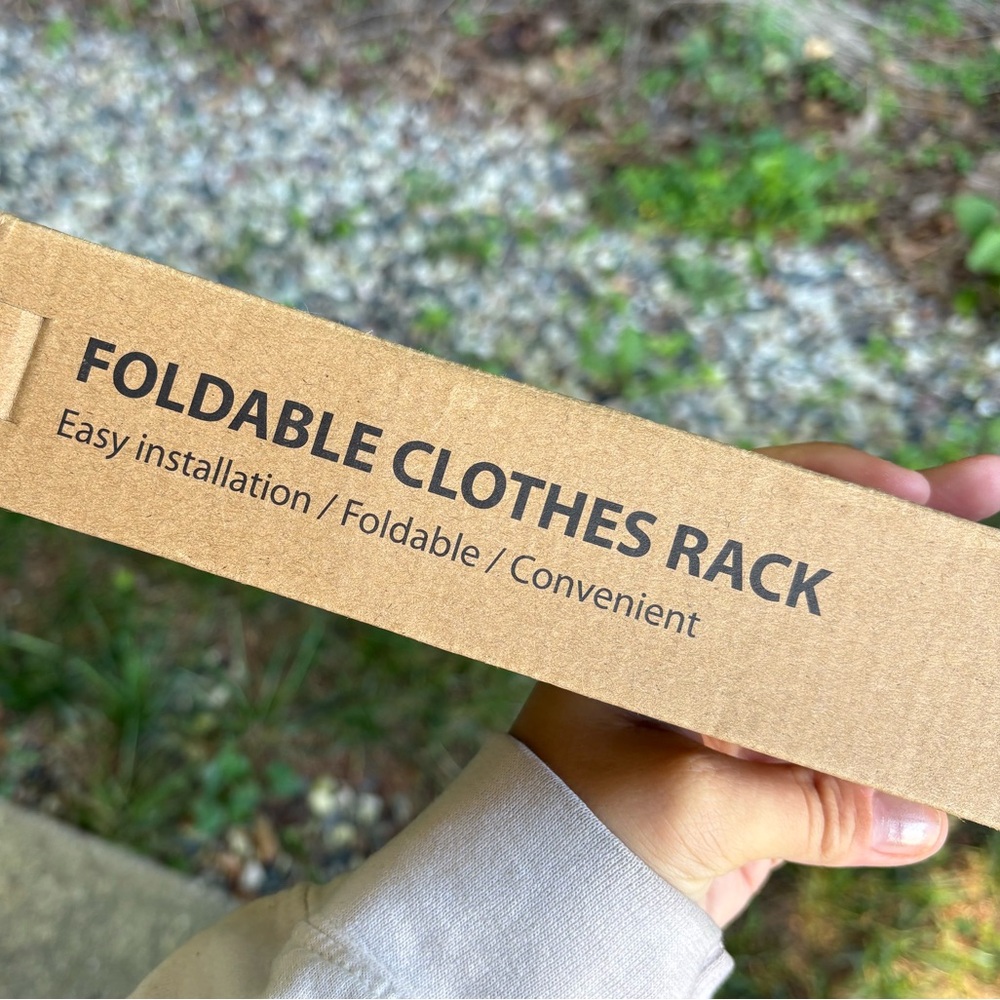 NEW FOLDABLE CLOTHES RACK WALL MOUNT - Picture 2 of 4